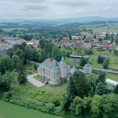 Hotel Vetrov Высоке-над-Йизероу Экстерьер фото