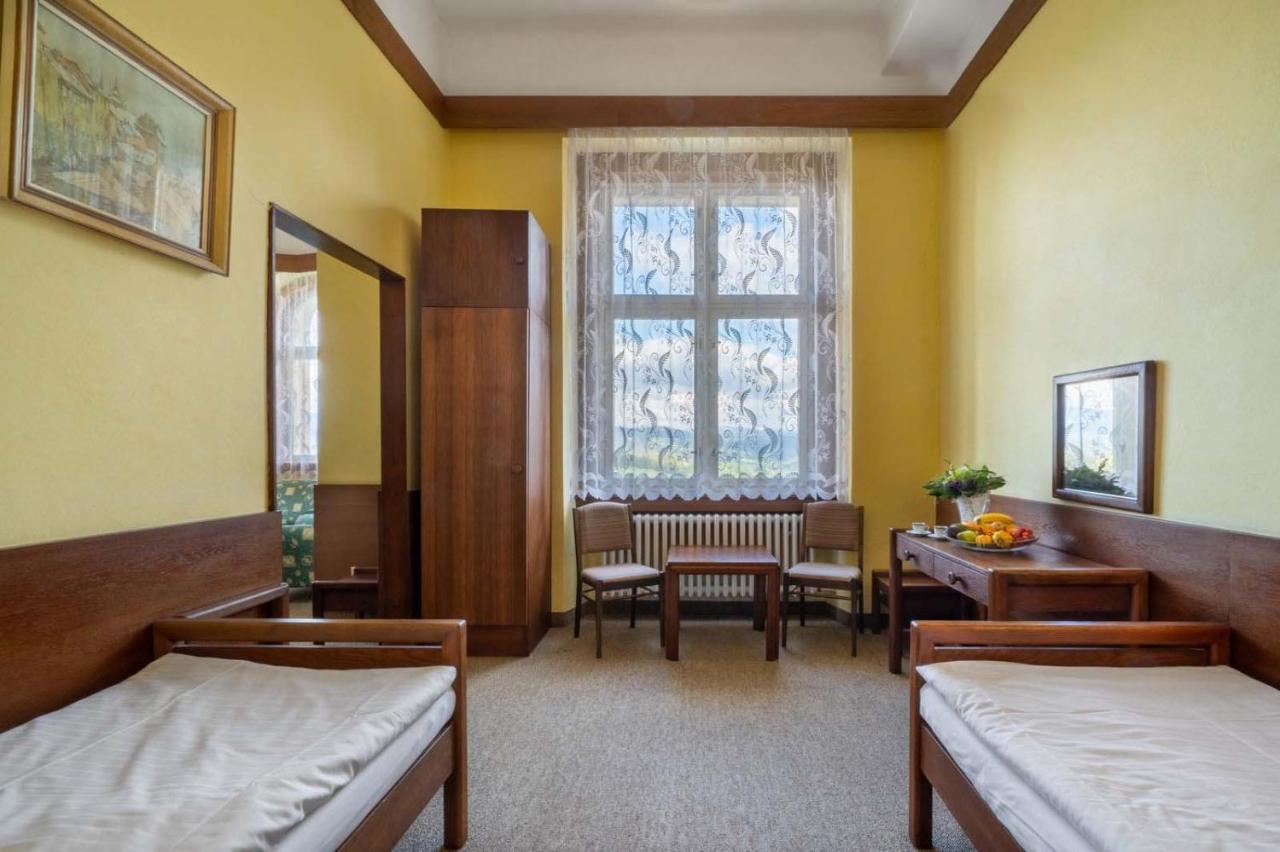 Hotel Vetrov Высоке-над-Йизероу Экстерьер фото