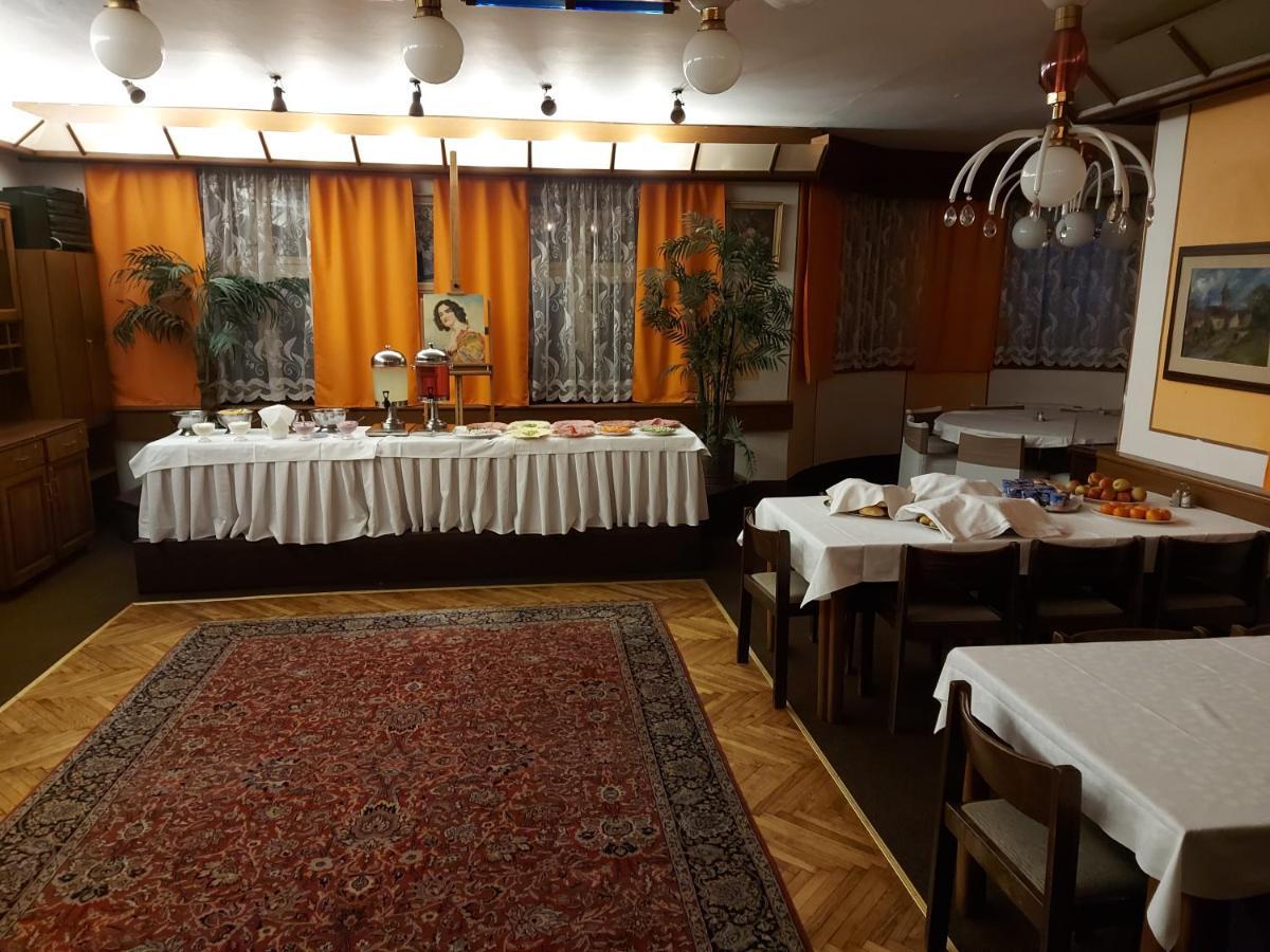 Hotel Vetrov Высоке-над-Йизероу Экстерьер фото