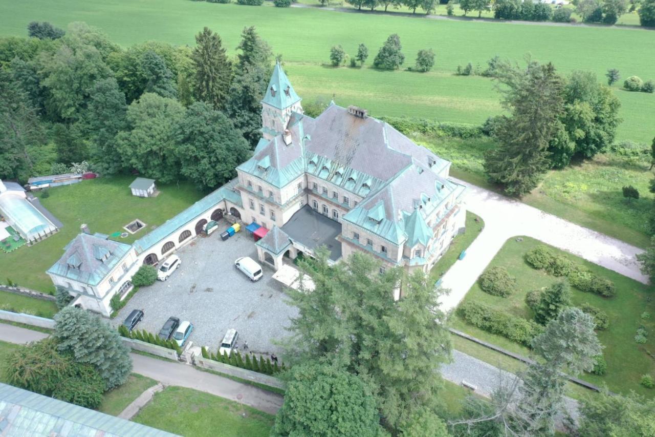 Hotel Vetrov Высоке-над-Йизероу Экстерьер фото